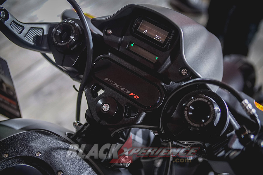 Harley Davidson FXDR dan Iron-Moge Klasik, Tenaga Modern