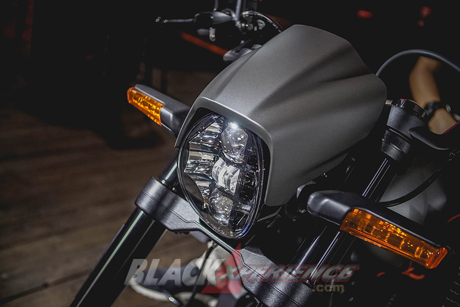 Harley Davidson FXDR dan Iron-Moge Klasik, Tenaga Modern