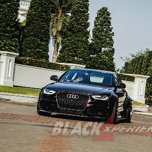 Modifikasi Audi A4 dengan Mesin RS5 V8 530 Hp Pertama di Dunia