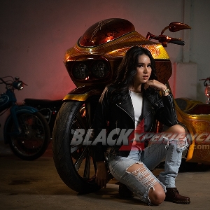 Regina Rumopa, Classic Bike Enthusiast Angels