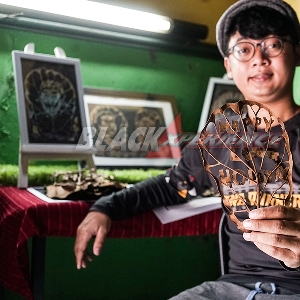 Gilang Keromon, Sulap Daun Kering Jadi Seni Bernilai Tinggi