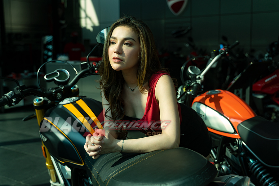 Yuniza Icha, Pecinta Motor Sportbike Idamkan Riding ke Bromo