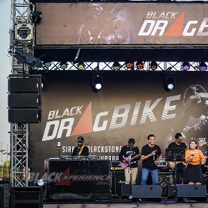 Entertainment dan Booth Blackxperience di Black Drag Bike 2023 Sidoarjo 
