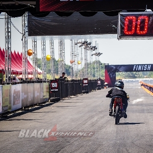 Start Line dan Aksi Dragster di Black Drag Bike 2023 Sidoarjo