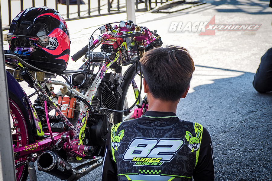 Suasana Paddock di Black Drag Black 2023