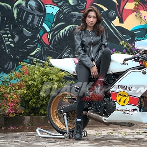 Putri Indiani, Lady Bikers yang Gandrungi Sportscar