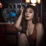 Wahyu Mega, Cantik dan Sexy Bikin Happy