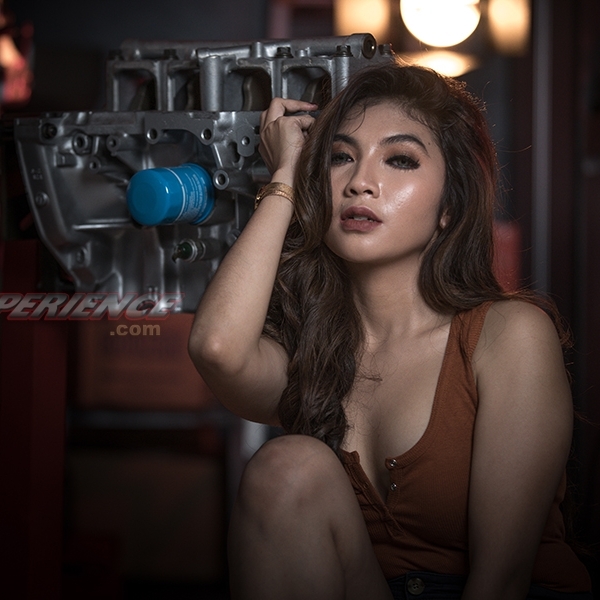 Wahyu Mega, Cantik dan Sexy Bikin Happy