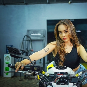 Zakia Demen Cowok Riding Sunmori Pakai Chopper