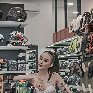 Veronica Vidya Penyuka Pilates Dambakan Cowok Dengan Superbike