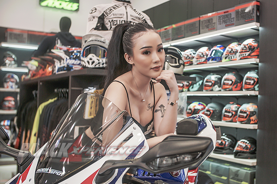 Veronica Vidya Penyuka Pilates Dambakan Cowok Dengan Superbike