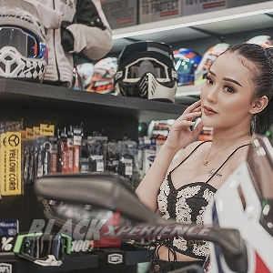 Veronica Vidya Penyuka Pilates Dambakan Cowok Dengan Superbike