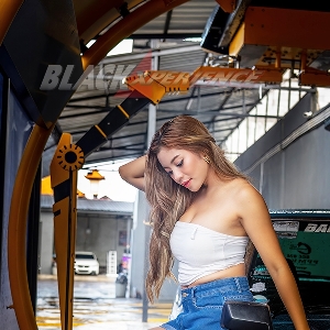 Gungutii Black Angel Bali Idamin Lamborghini Urus, Sexy of Mind