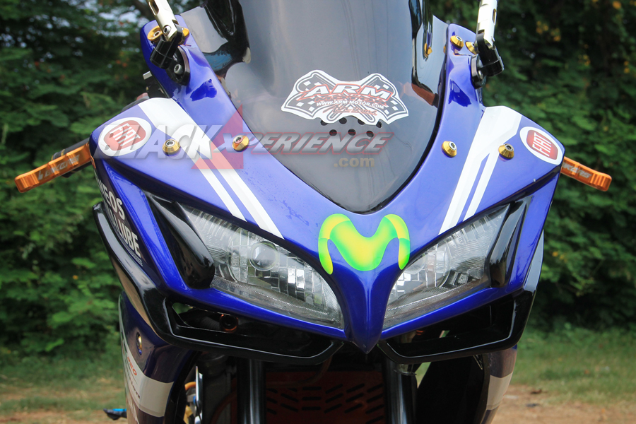 Fairing ala R25 dengan dua headlamp