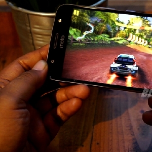 Motorola G5S Plus - Jago Buat Foto Bokeh Dan Libas Game Berat