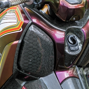 Modifikasi Yamaha X-Max 2017, Tampil Elegan dengan Corak Grafis dan Warna Bunglon