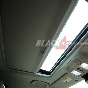 Sunroof Melengkapi Mazda6 dengan Rivalnya