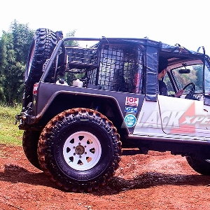 Meet and Great Pecinta Jimny dengan Juara 5 kali AXCR Satoshi Takeno