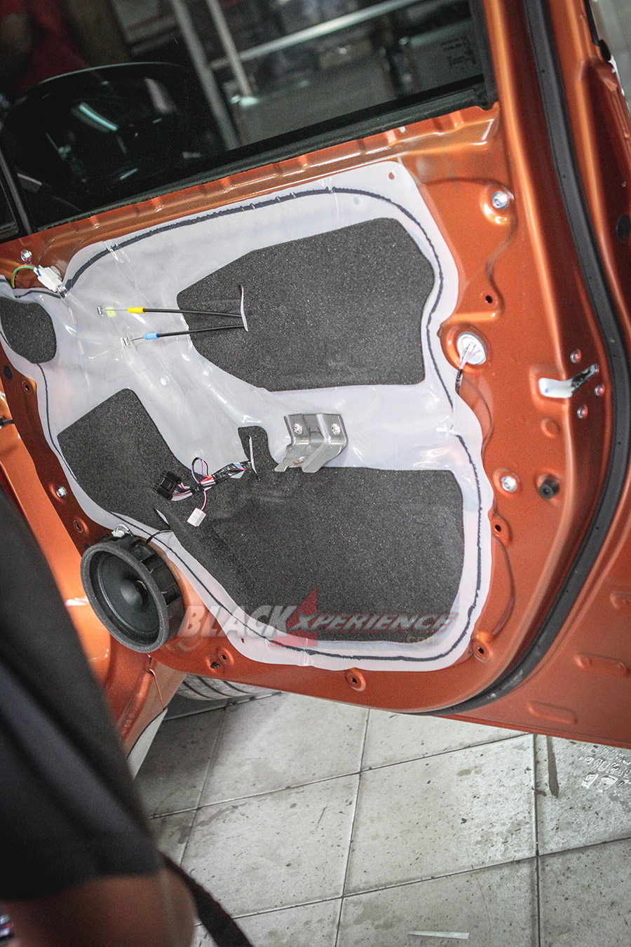 Upgrade Head Unit, Headrest Clip On dan Security Cam pada  All New Nissan Livina VL