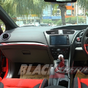 Desain dashboard sporty nan fungsional