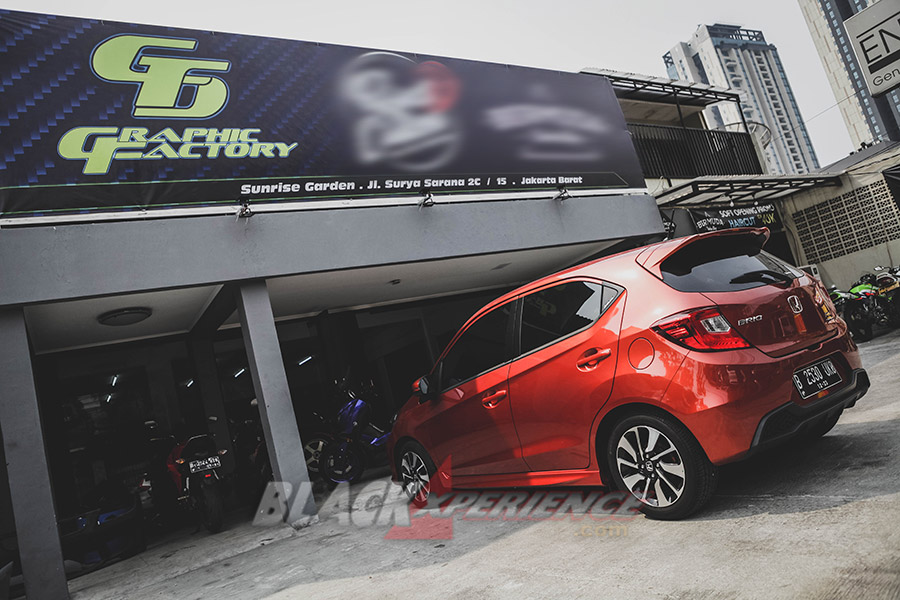 Modifikasi Body All New Honda Brio Dengan Cutting Sticker