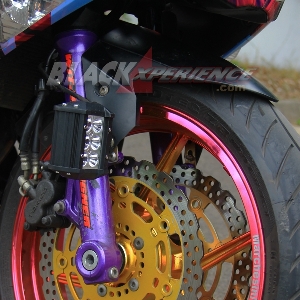 Velg depan dibalut chrome celup candy tone pink