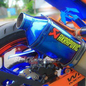 Knalpot Akrapovic blue