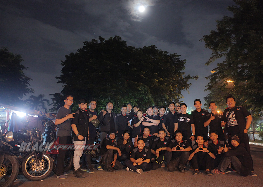 Sesi foto seluruh anggota BMC usai Kopdar