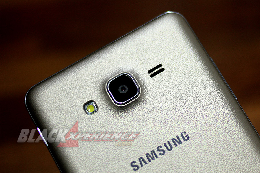 Samsung Galaxy On 7, Layar Lebar Performa Standar