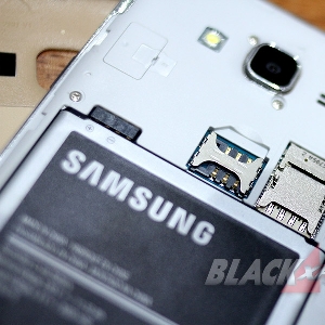 Samsung Galaxy On 7, Layar Lebar Performa Standar