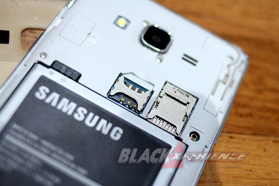 Samsung Galaxy On 7, Layar Lebar Performa Standar