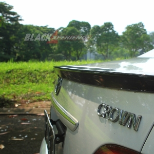 Modifikasi Toyota Crown Too Damn Low