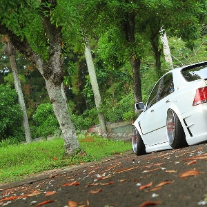 Modifikasi Toyota Crown Too Damn Low