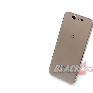 ZTE Blade S7, Smartphone Selfie Nan Powerfull