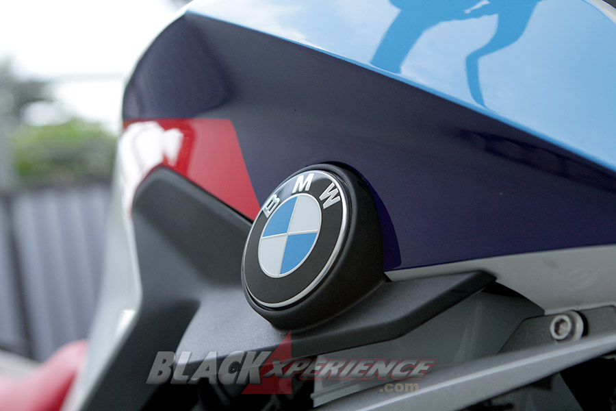 Modifikasi BMW G310R: 2 Konsep Plug in Play