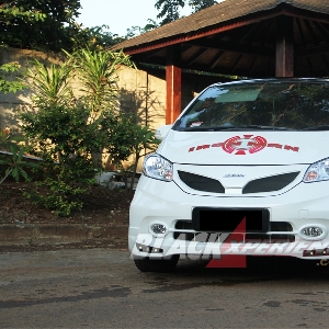 Tampak depan Honda Freed Iron Man