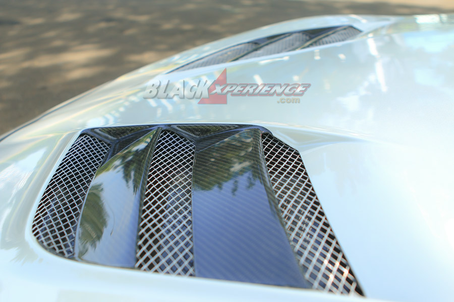 Carbon fiber engine hood vent