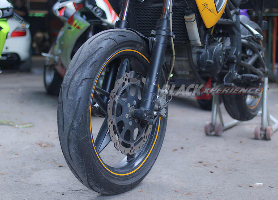 Roda depan asli Megelli250 supermoto bakal dipreteli