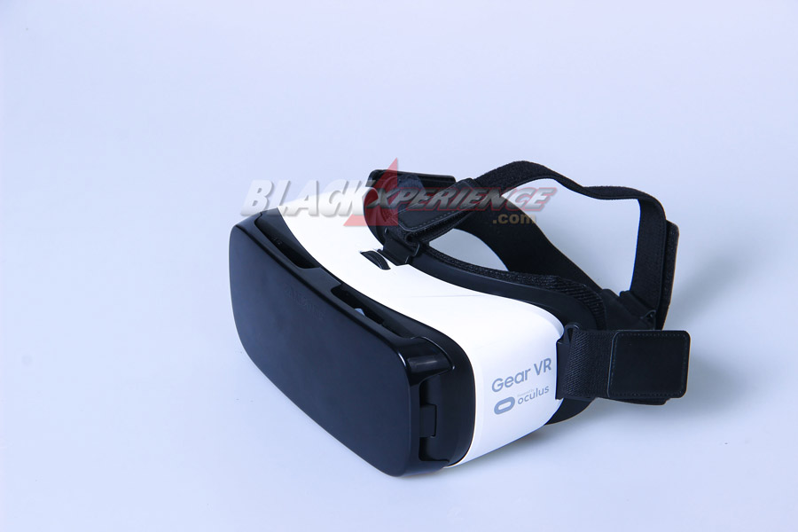 Jajal Samsung Gear VR, Cara Asik Nikmati Konten Virtual Reality