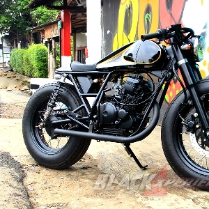 Tampak samping kanan Cafe Racer