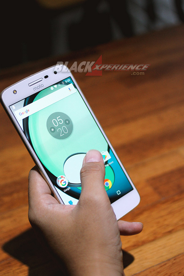 Review Perbandingan Moto Z dan Moto Z Play