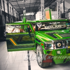 Modifikasi Hummer Tampak dari Depan