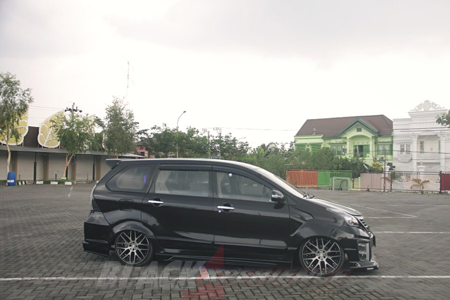 Modifikasi Toyota Avanza Veloz dengan Citarasa Alphard Vellfire