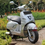 Test Ride Peugeot Django Scooter Retro Perancis