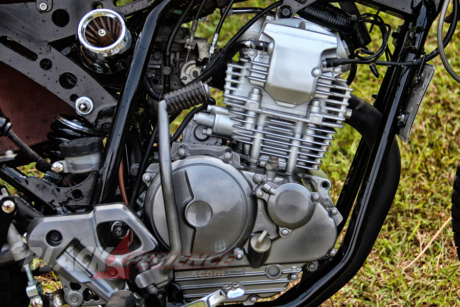 Street Arts Custom Rubah Yamaha Scorpio Jadi gaya Street Tracker