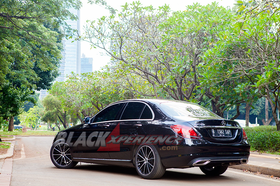 New Mercedes-Benz C 200 EQ Boost - Makin Canggih Dengan Hybrid