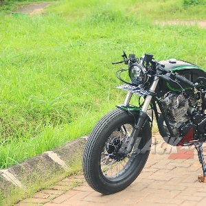 Modifikasi Yamaha Cafe Racer, Klasik tapi Roker