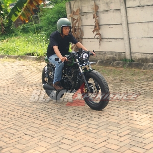 Modifikasi Yamaha Cafe Racer, Klasik tapi Roker