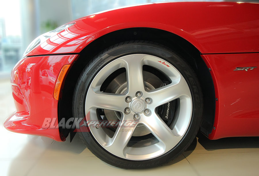 Velg R18 di Depan dan R19 di Belakang