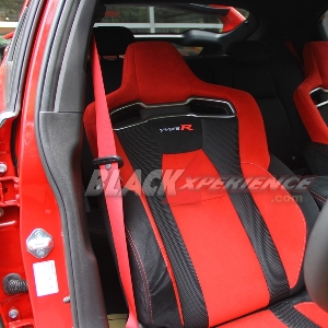 Jok Bucket Seat dengan emblem Type R  berbahan suede